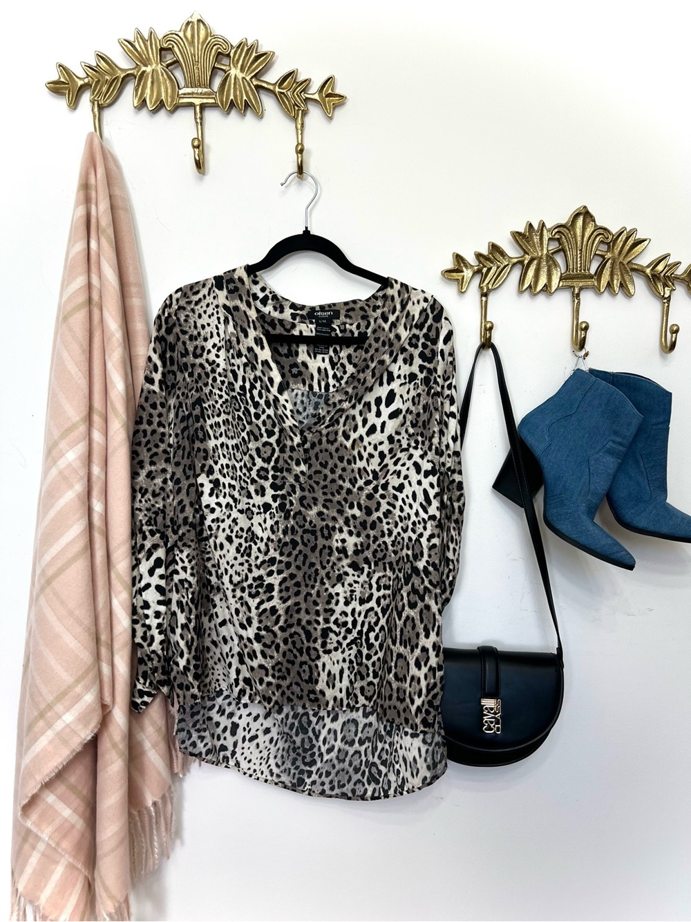 Olsen chic animal print blouse L ptp 22”